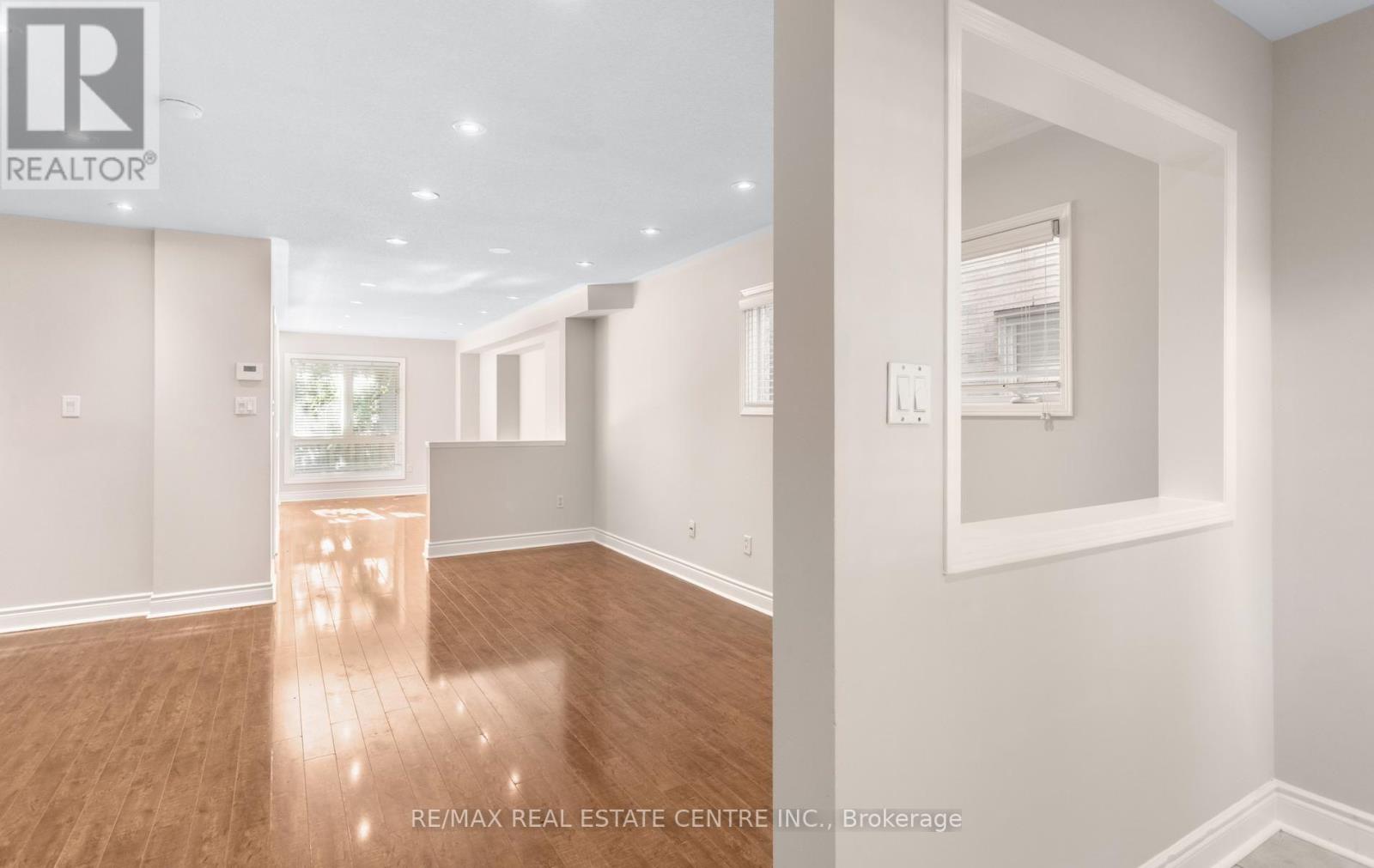 6464 Hampden Woods Road, Mississauga, Ontario  L5N 7V9 - Photo 5 - W13835220