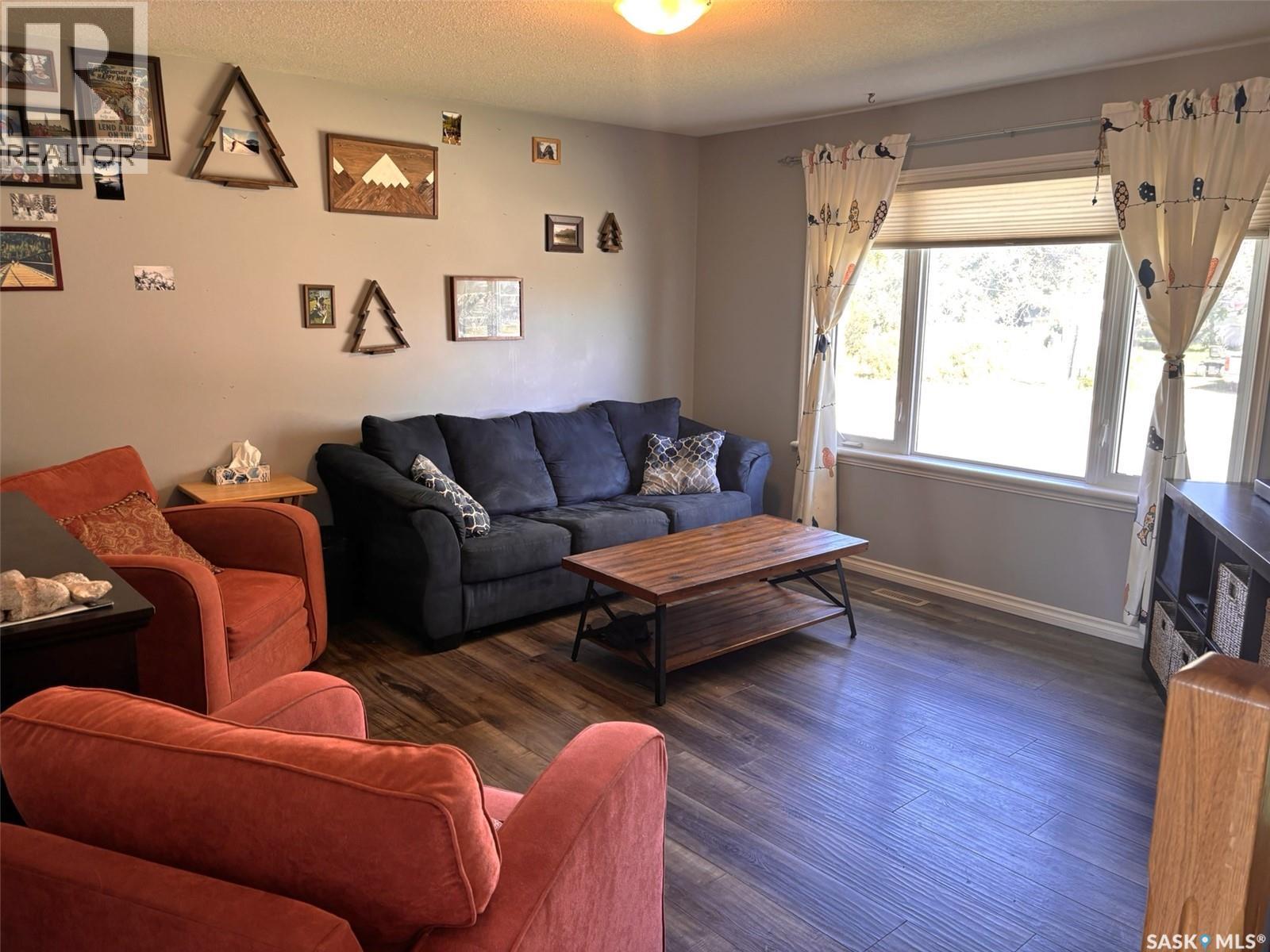 702 2nd Street, Hanley, Saskatchewan  S0G 2E0 - Photo 4 - SK049719