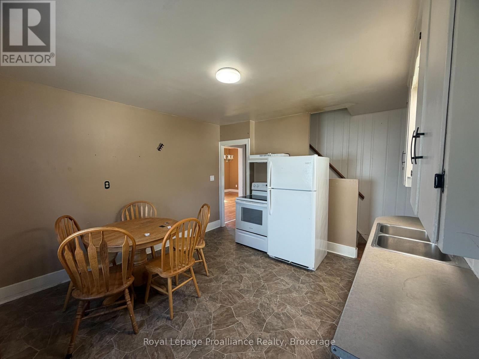 22 Parker Street, Belleville, Ontario  K8P 1C8 - Photo 9 - X13820382