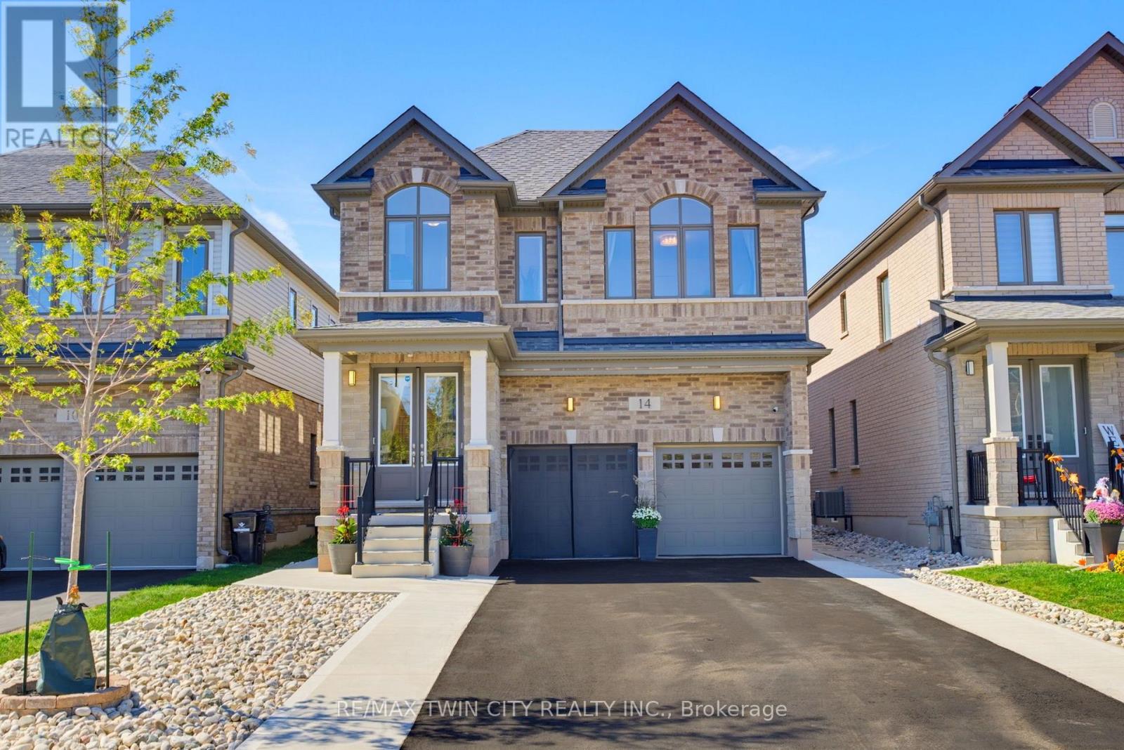 14 RUSTIC OAK TRAIL, North Dumfries, Ontario