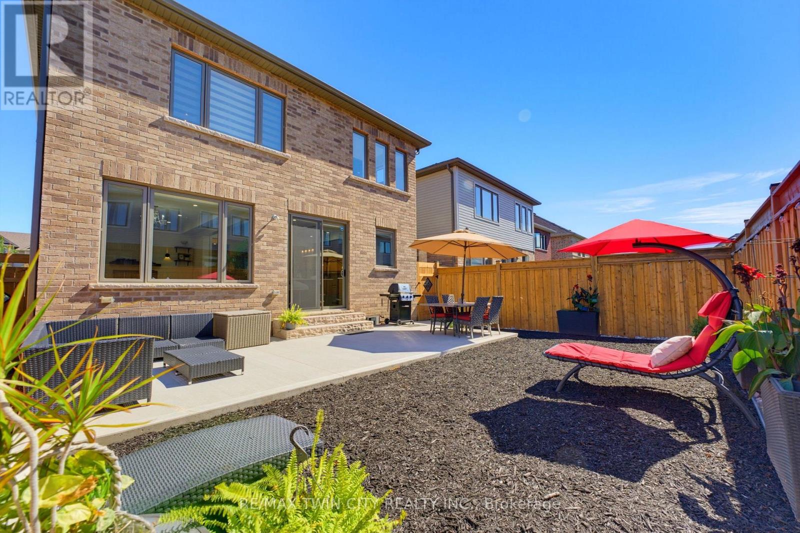 14 Rustic Oak Trail, North Dumfries, Ontario  N0B 1E0 - Photo 38 - X13835084