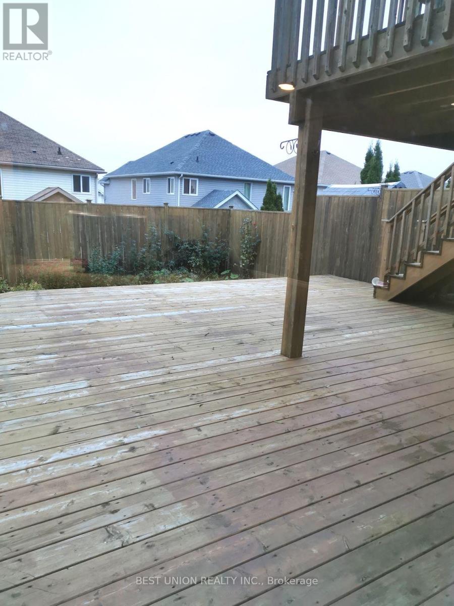 528 Activa Avenue, Kitchener, Ontario  N2E 4C2 - Photo 18 - X13835086