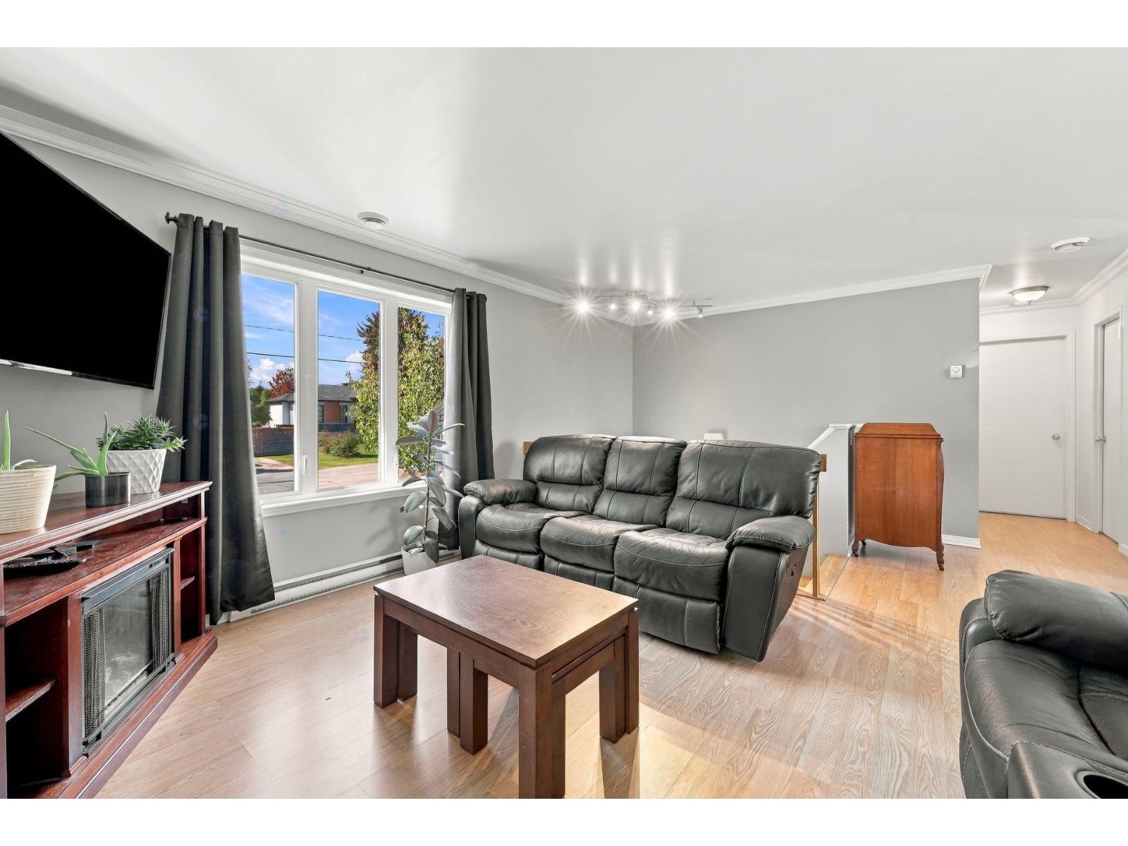 650 Rue Champlain Saint-Roch-de-Richelieu Quebec Canada J0L2M0 5