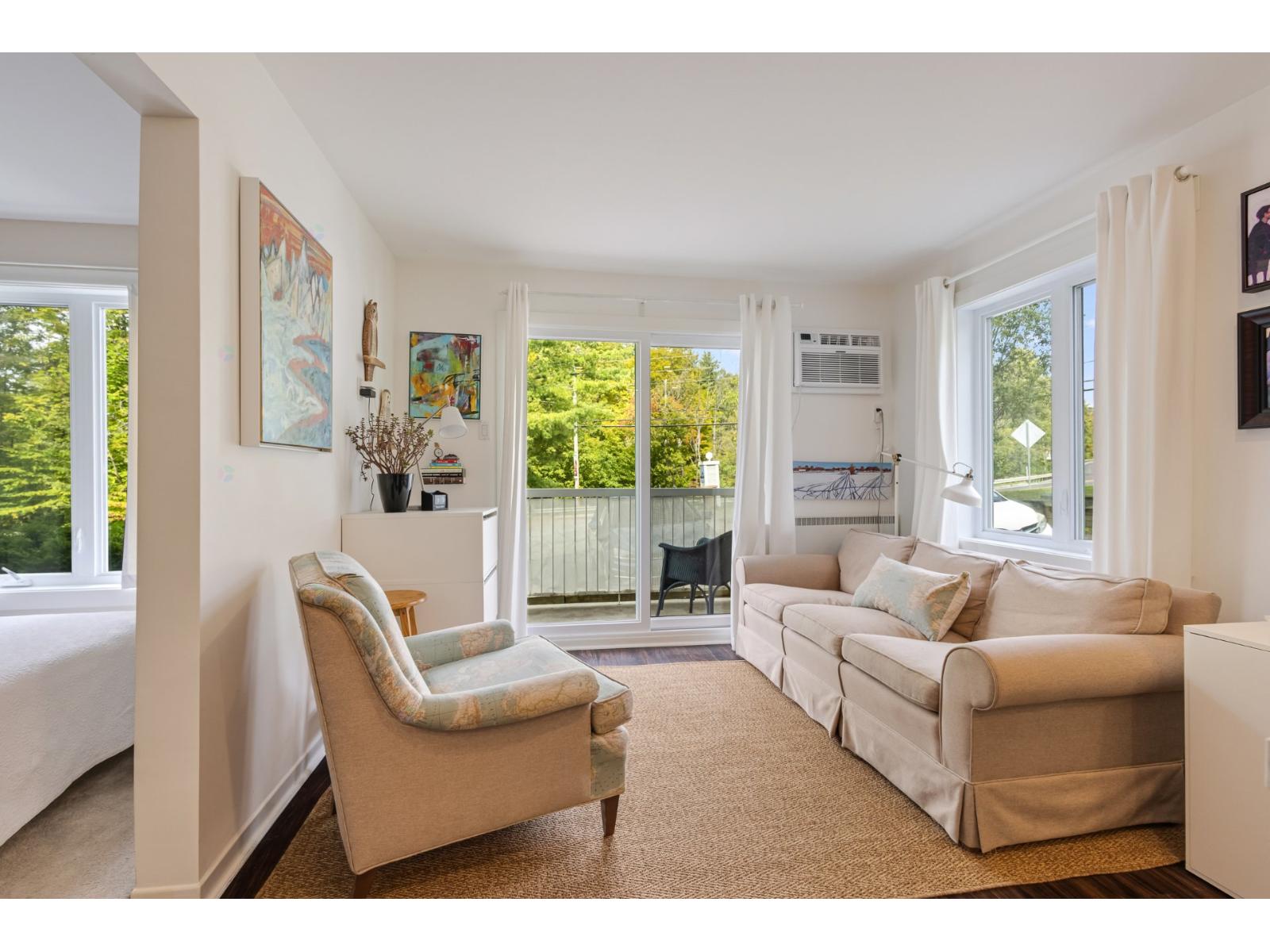 53 Rue Maple|#106 Sutton Quebec Canada J0E2K0 3