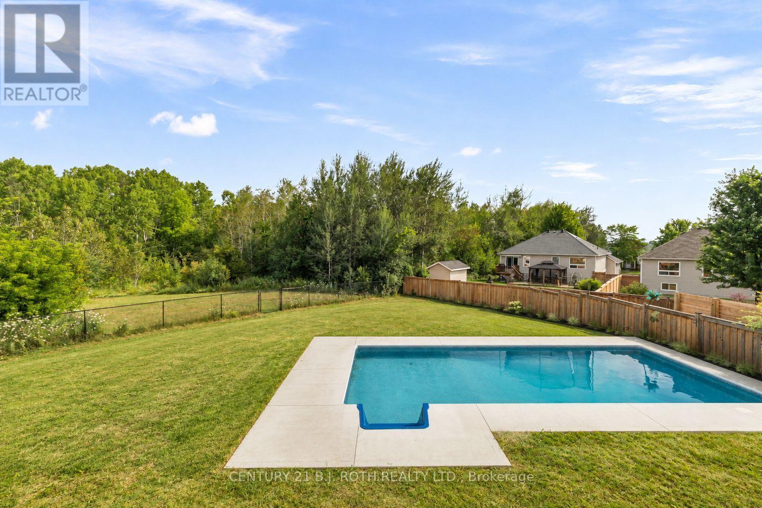 211 ROY DRIVE, Clearview, Ontario