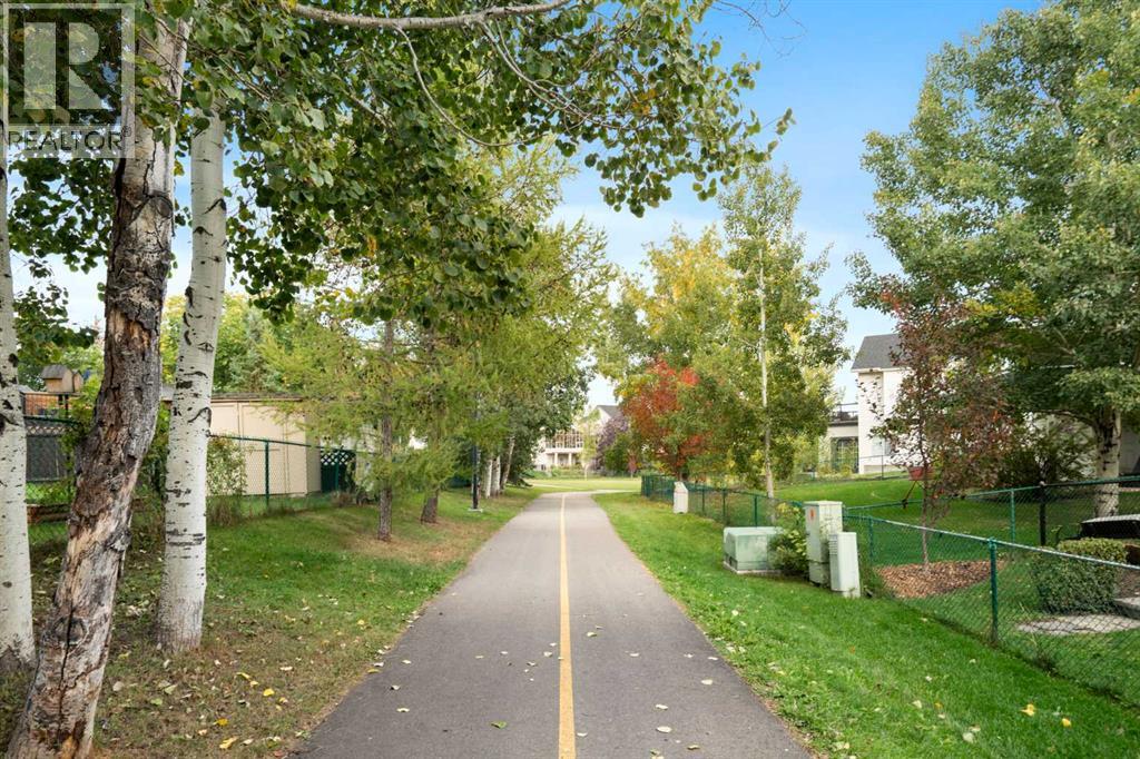349 Douglas Glen Heath SE
