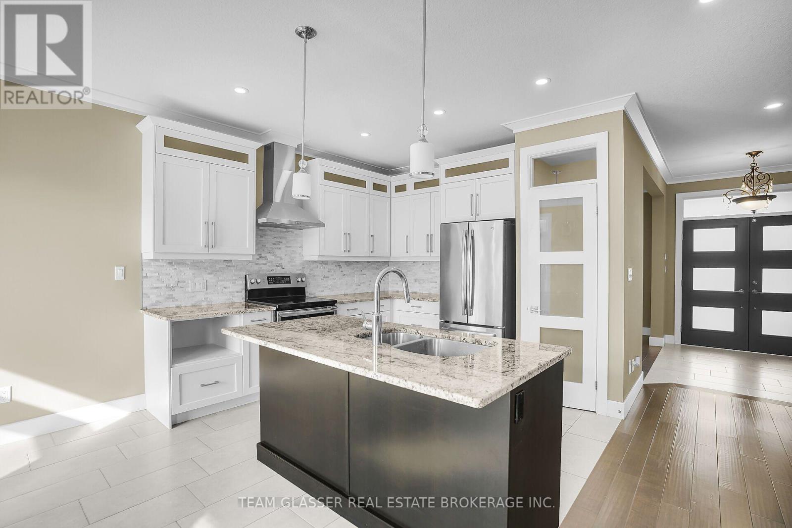 2407 Red Thorne Avenue, London South, Ontario  N6P 0E7 - Photo 10 - X13835262