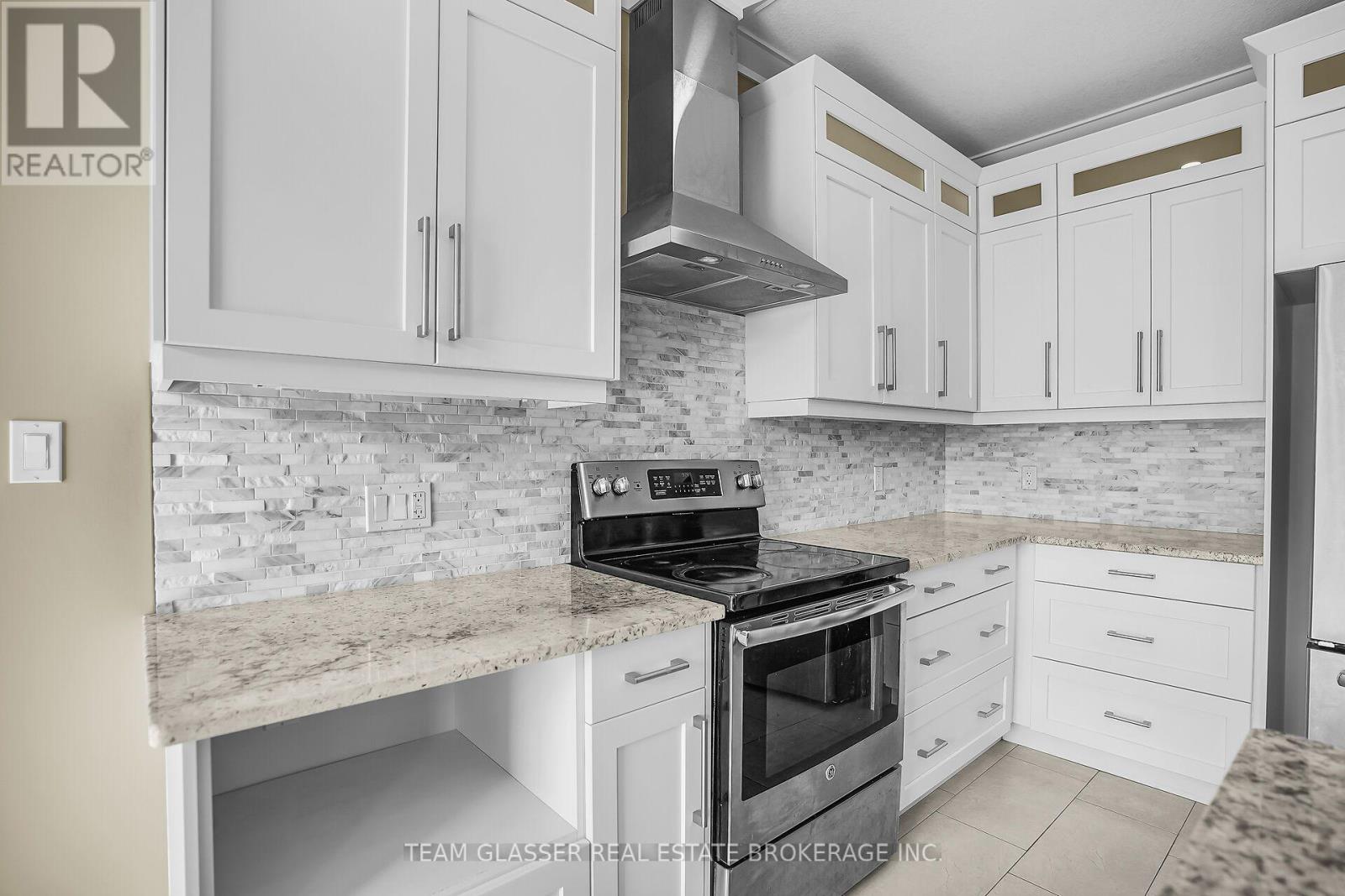 2407 Red Thorne Avenue, London South, Ontario  N6P 0E7 - Photo 11 - X13835262