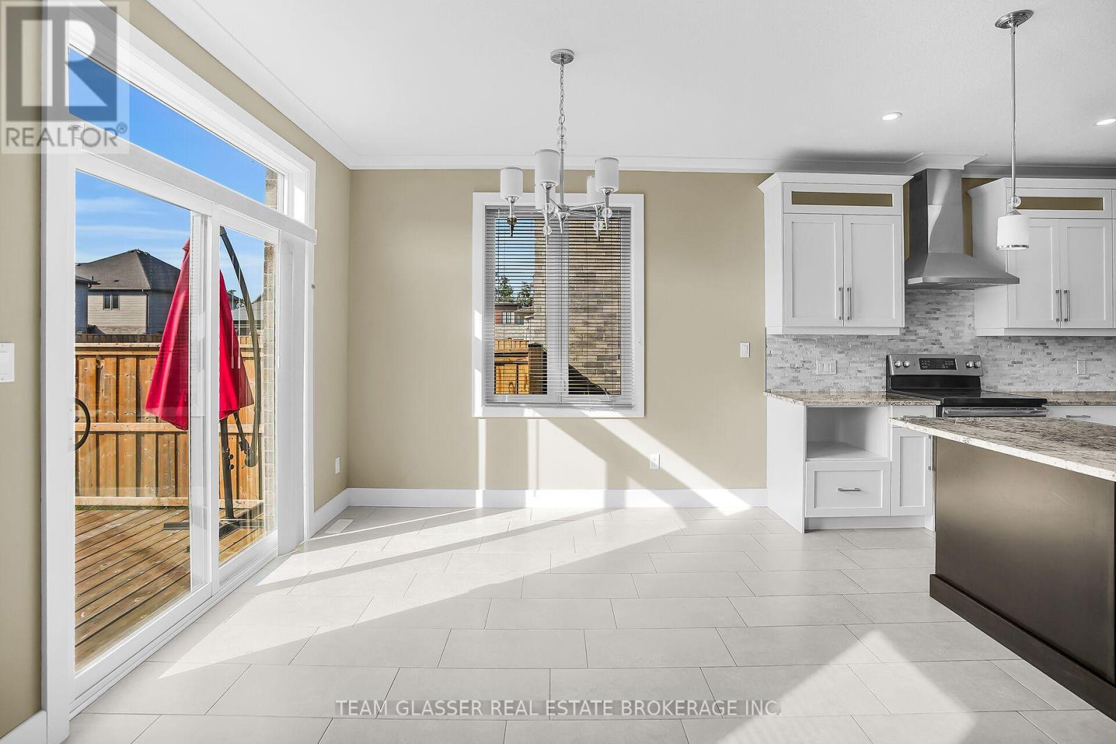 2407 Red Thorne Avenue, London South, Ontario  N6P 0E7 - Photo 13 - X13835262