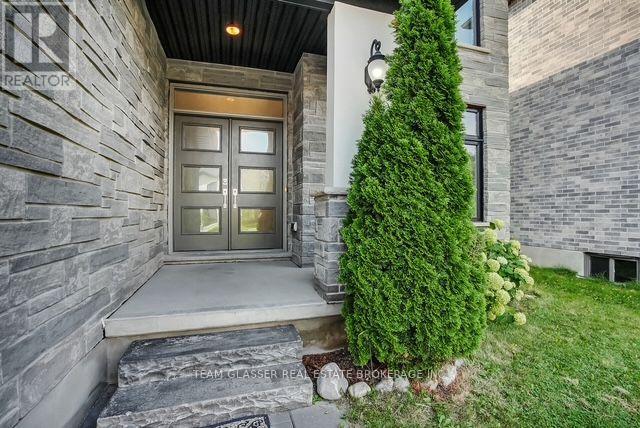2407 Red Thorne Avenue, London South, Ontario  N6P 0E7 - Photo 5 - X13835262