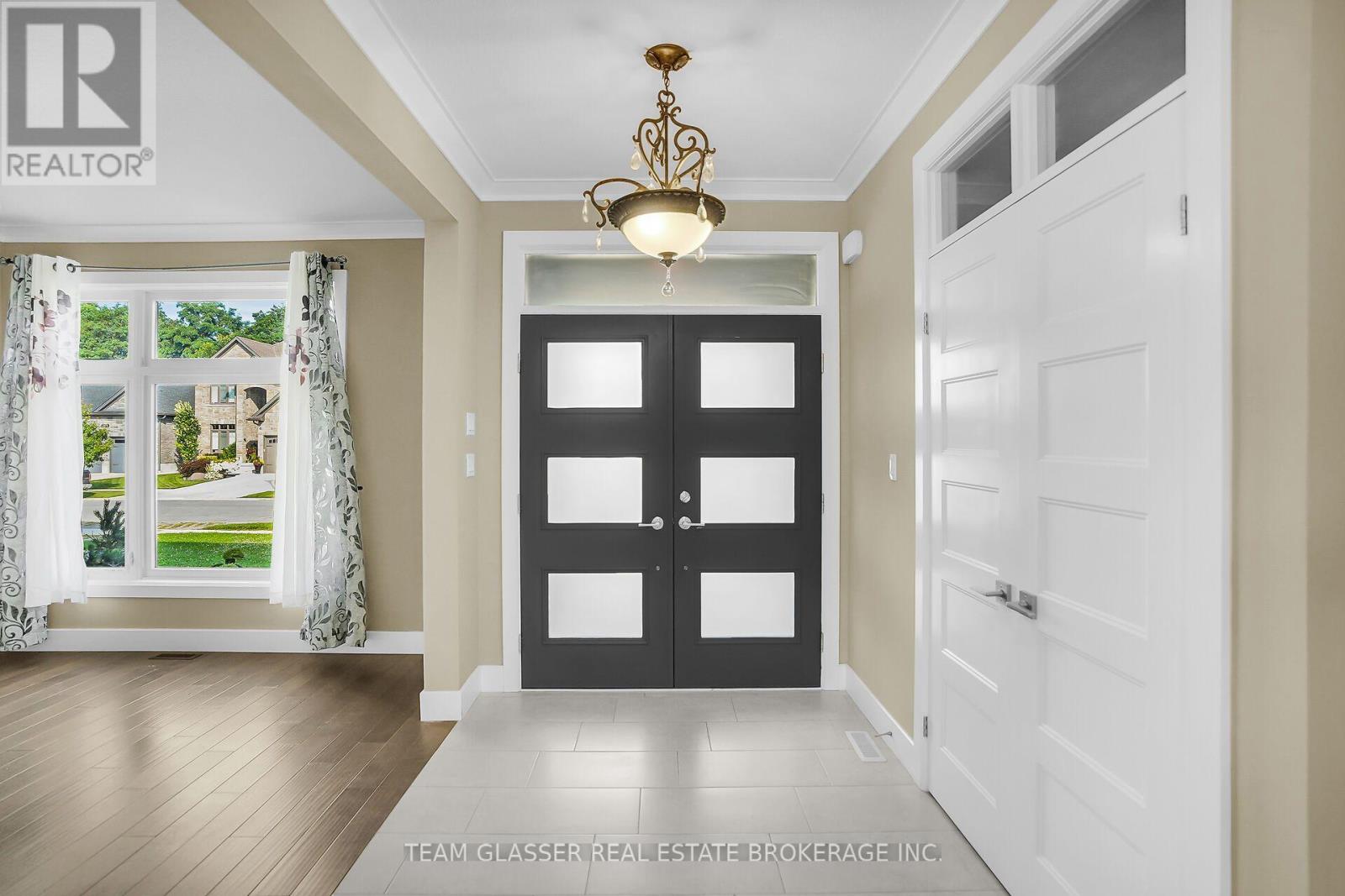 2407 Red Thorne Avenue, London South, Ontario  N6P 0E7 - Photo 6 - X13835262