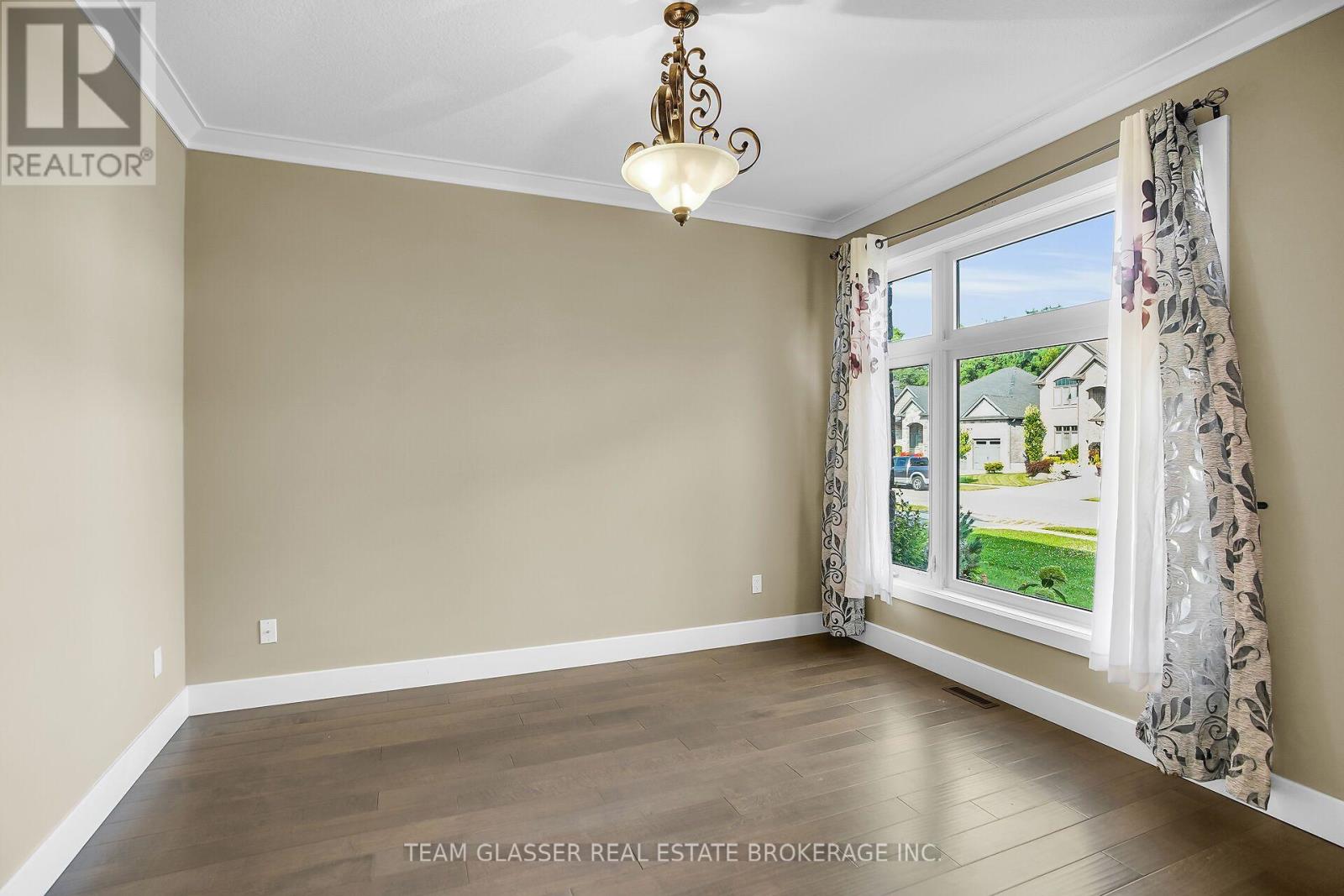2407 Red Thorne Avenue, London South, Ontario  N6P 0E7 - Photo 7 - X13835262