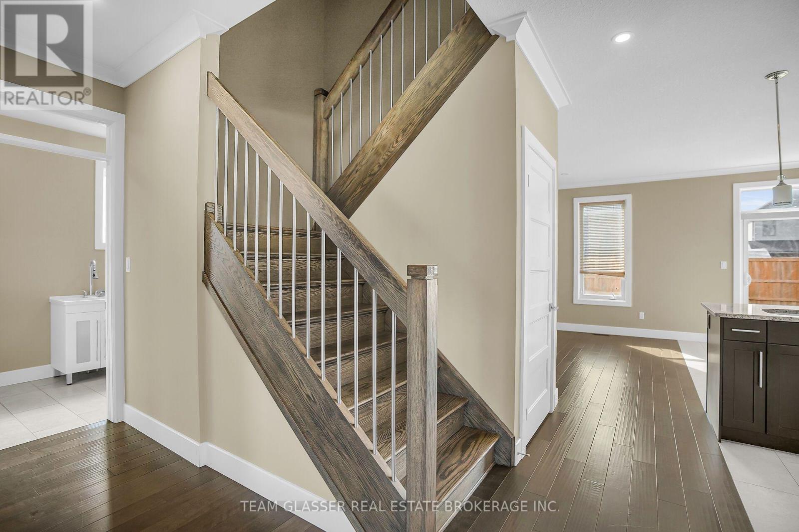 2407 Red Thorne Avenue, London South, Ontario  N6P 0E7 - Photo 8 - X13835262