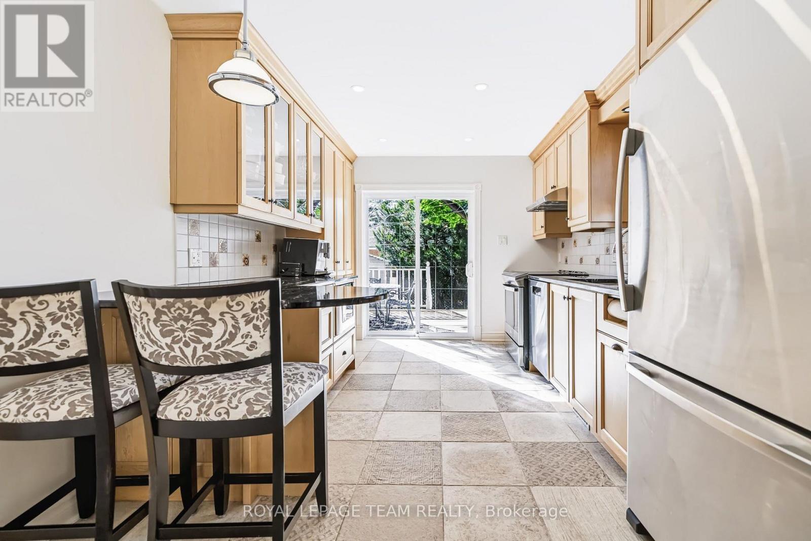 1050 Apolydore Avenue, Ottawa, Ontario  K1H 8A9 - Photo 12 - X13835242