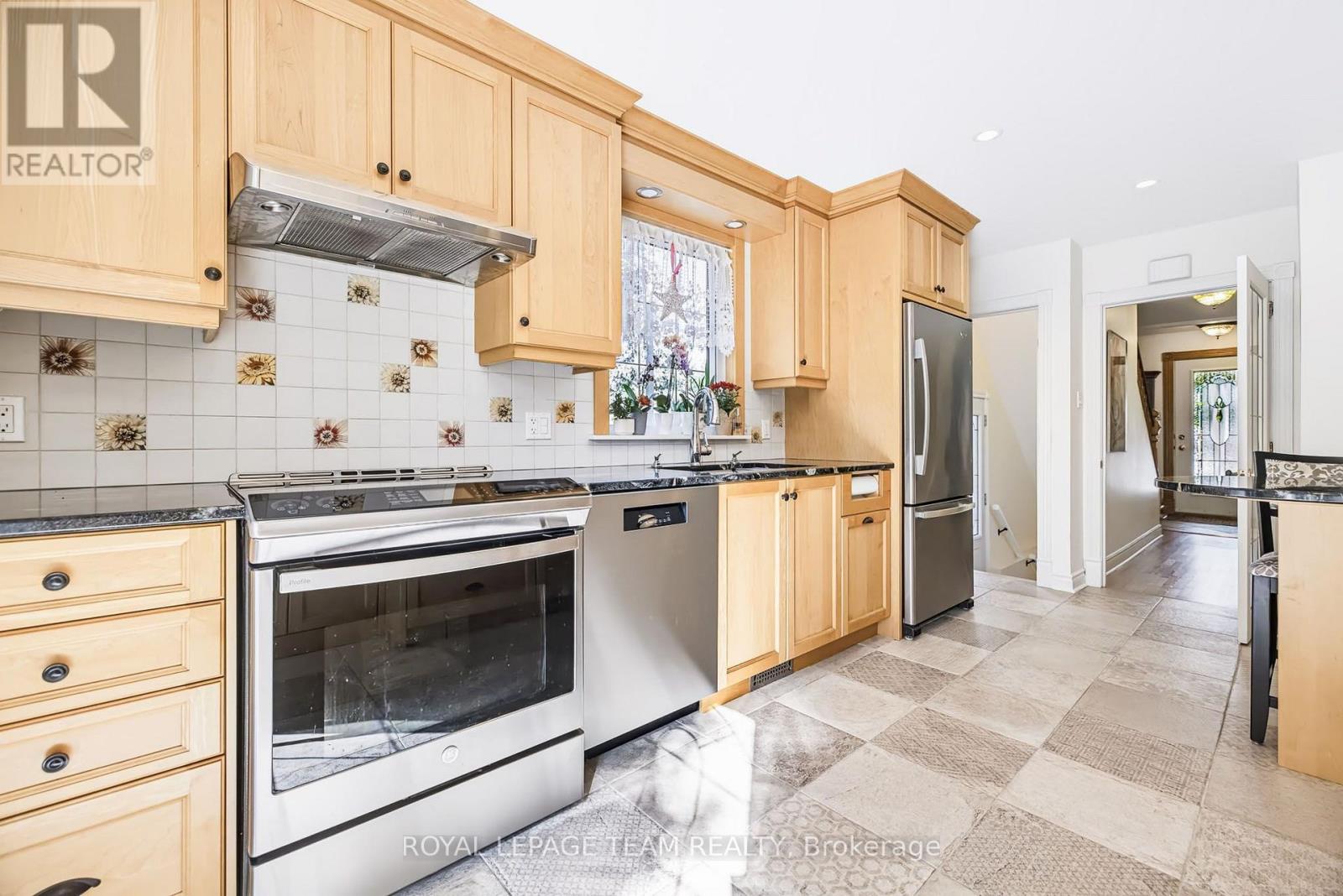 1050 Apolydore Avenue, Ottawa, Ontario  K1H 8A9 - Photo 16 - X13835242