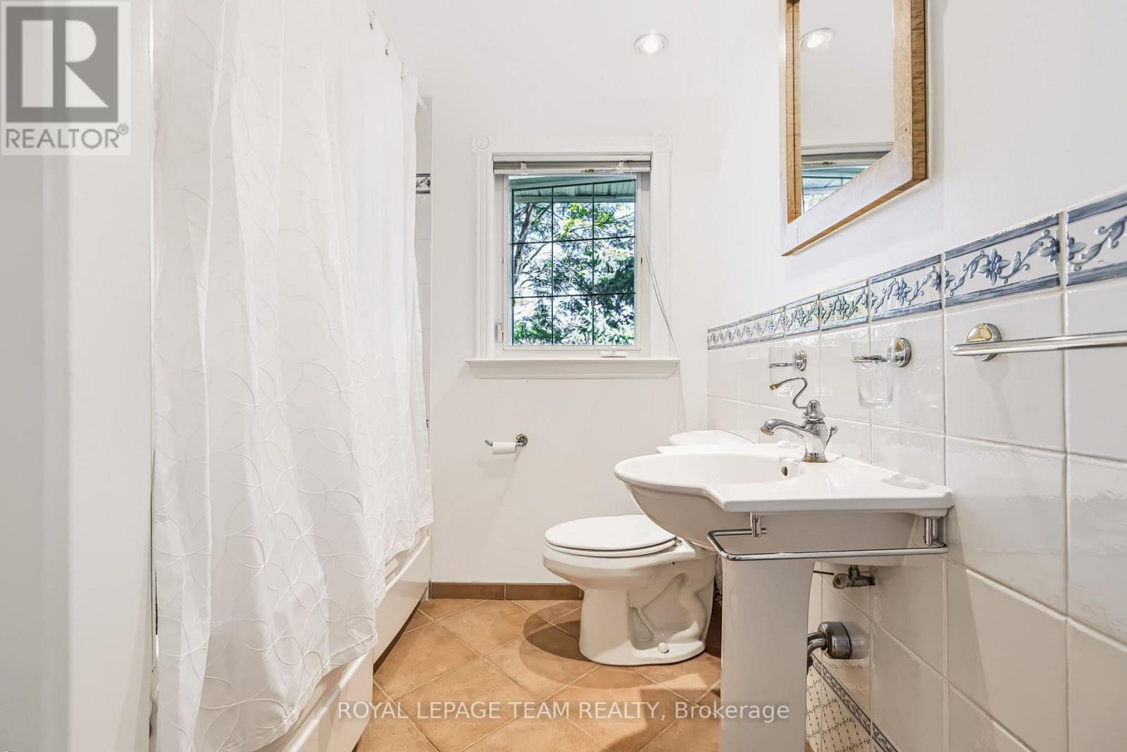 1050 Apolydore Avenue, Ottawa, Ontario  K1H 8A9 - Photo 25 - X13835242
