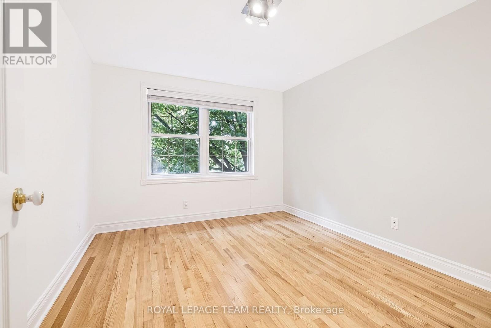 1050 Apolydore Avenue, Ottawa, Ontario  K1H 8A9 - Photo 30 - X13835242