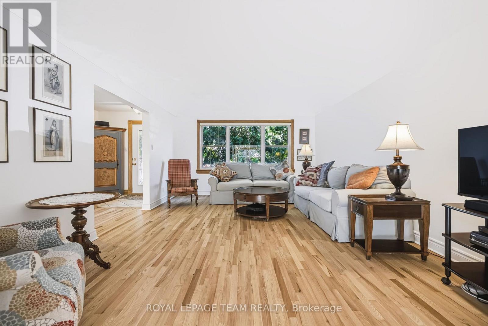 1050 Apolydore Avenue, Ottawa, Ontario  K1H 8A9 - Photo 8 - X13835242