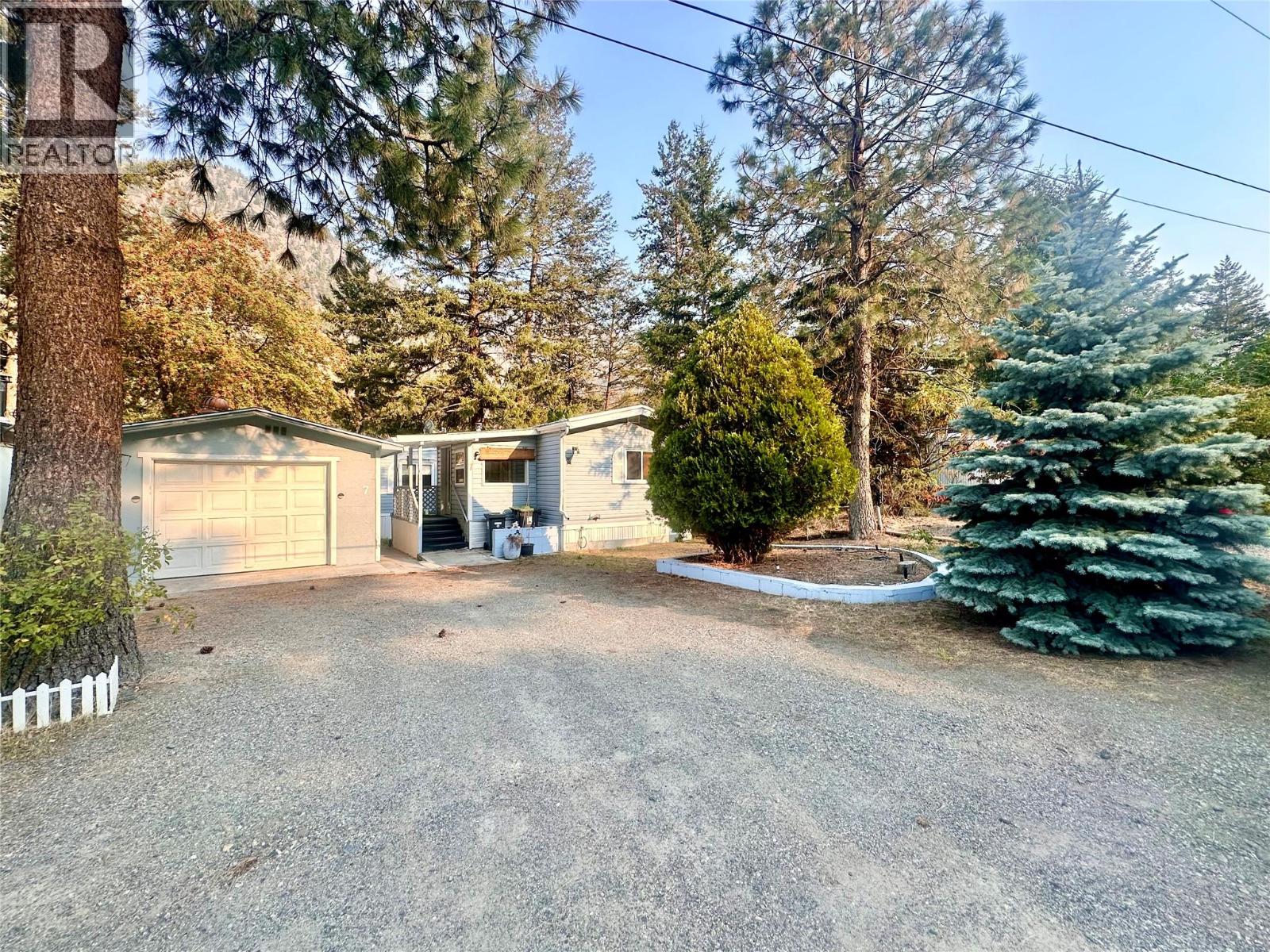 1514 3a Highway Unit# 7, Keremeos, British Columbia  V0X 1N6 - Photo 2 - 10402022