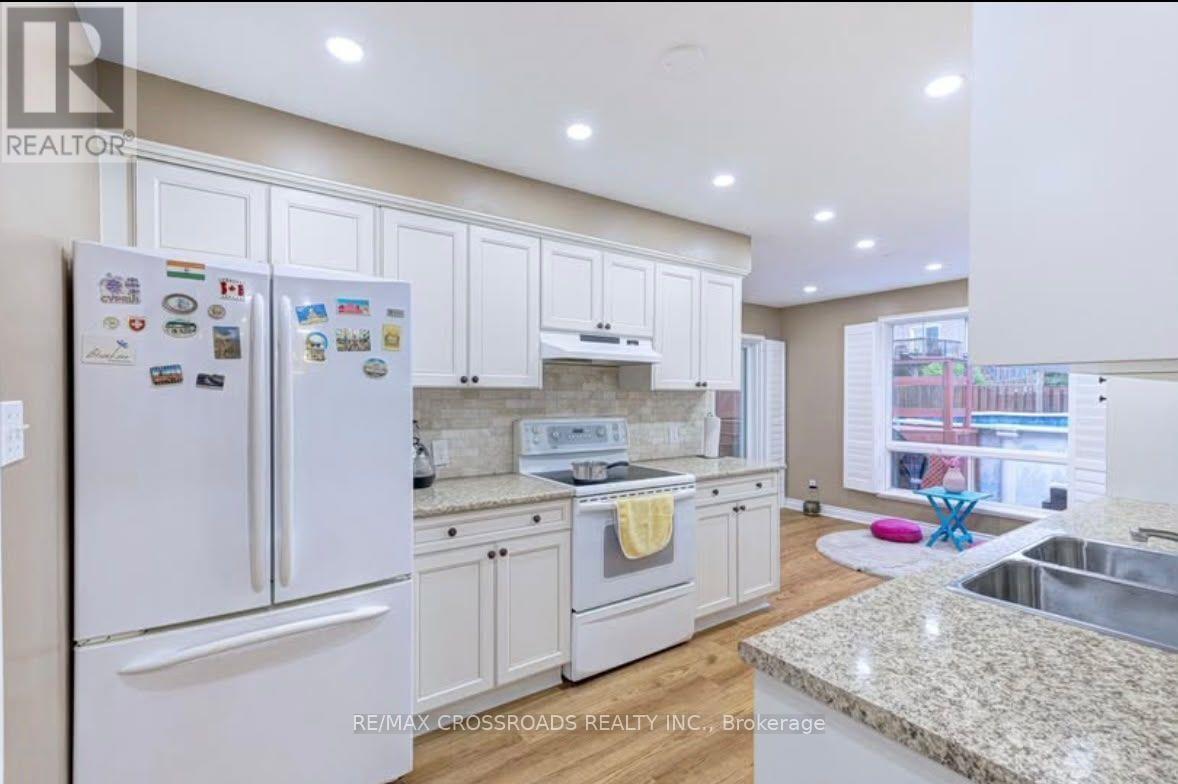 11 Murkar Crescent, Whitby, Ontario  L1N 8Y4 - Photo 15 - E13835338