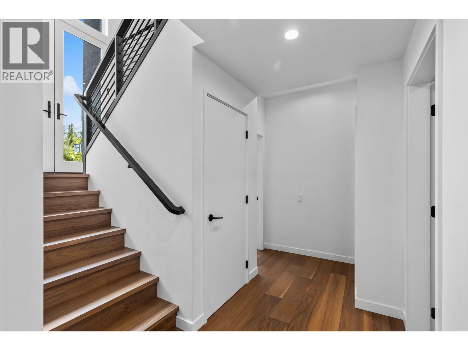 624 Bonjou Road, Kelowna, British Columbia  V1W 1M5 - Photo 24 - 10401859