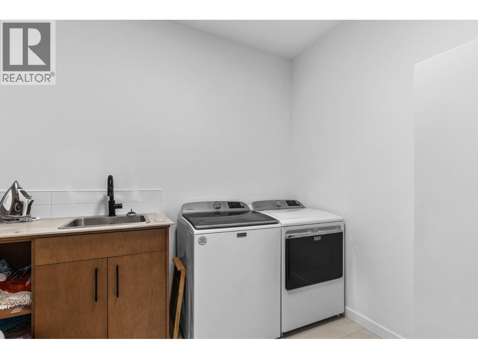 624 Bonjou Road, Kelowna, British Columbia  V1W 1M5 - Photo 34 - 10401859