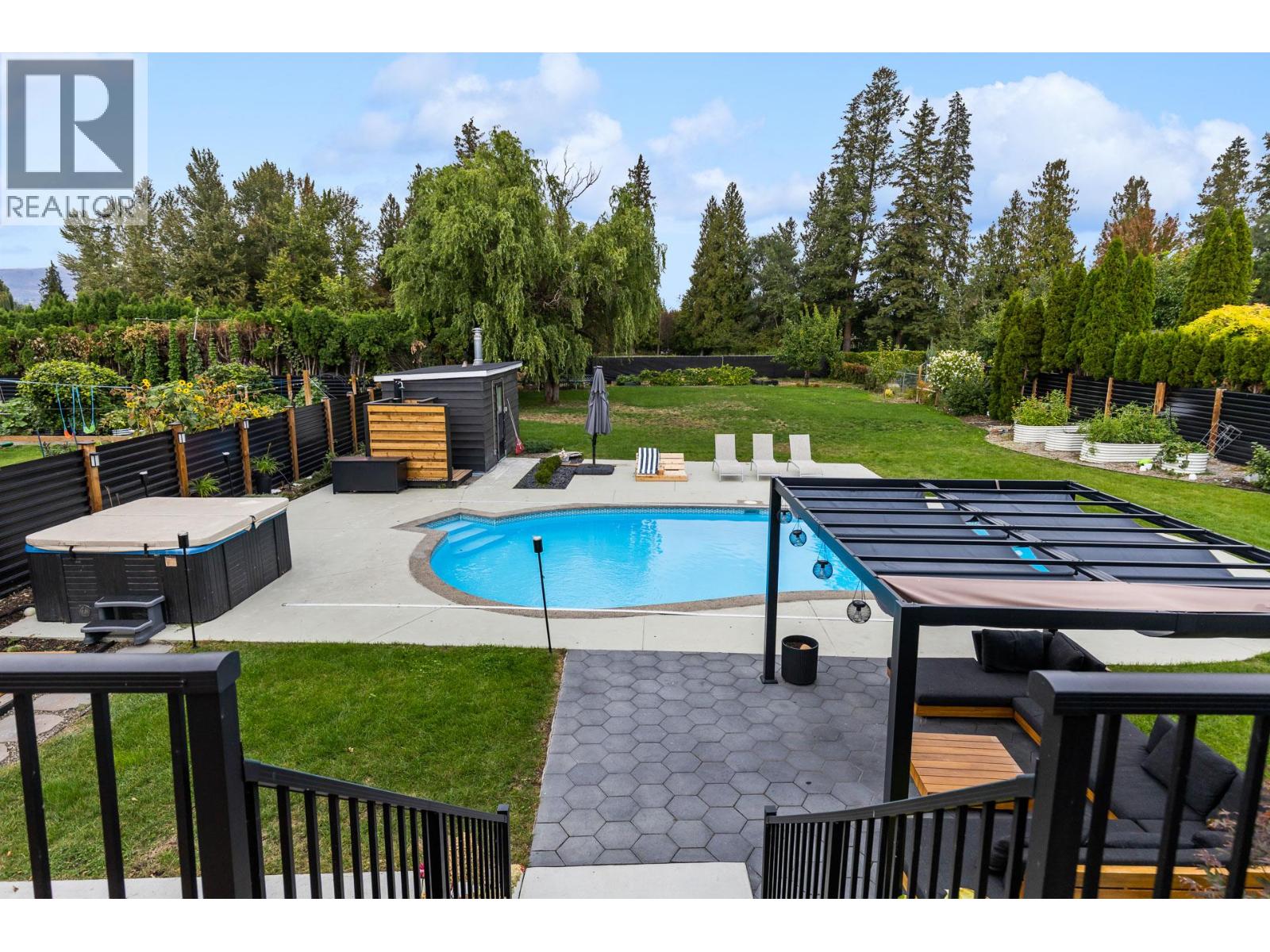 624 Bonjou Road, Kelowna, British Columbia  V1W 1M5 - Photo 54 - 10401859