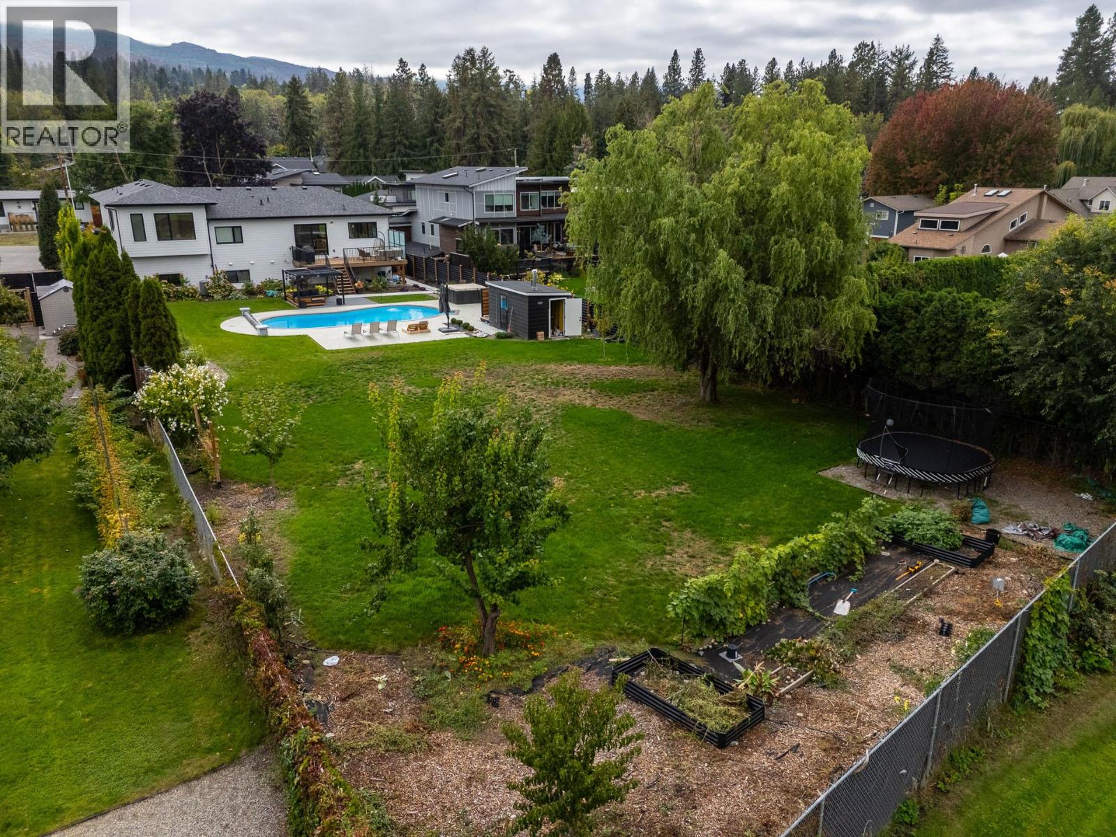 624 Bonjou Road, Kelowna, British Columbia  V1W 1M5 - Photo 76 - 10401859