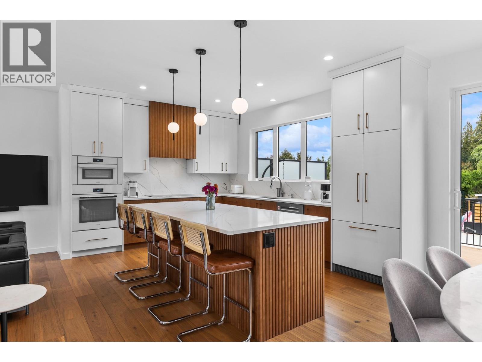 624 Bonjou Road, Kelowna, British Columbia  V1W 1M5 - Photo 9 - 10401859