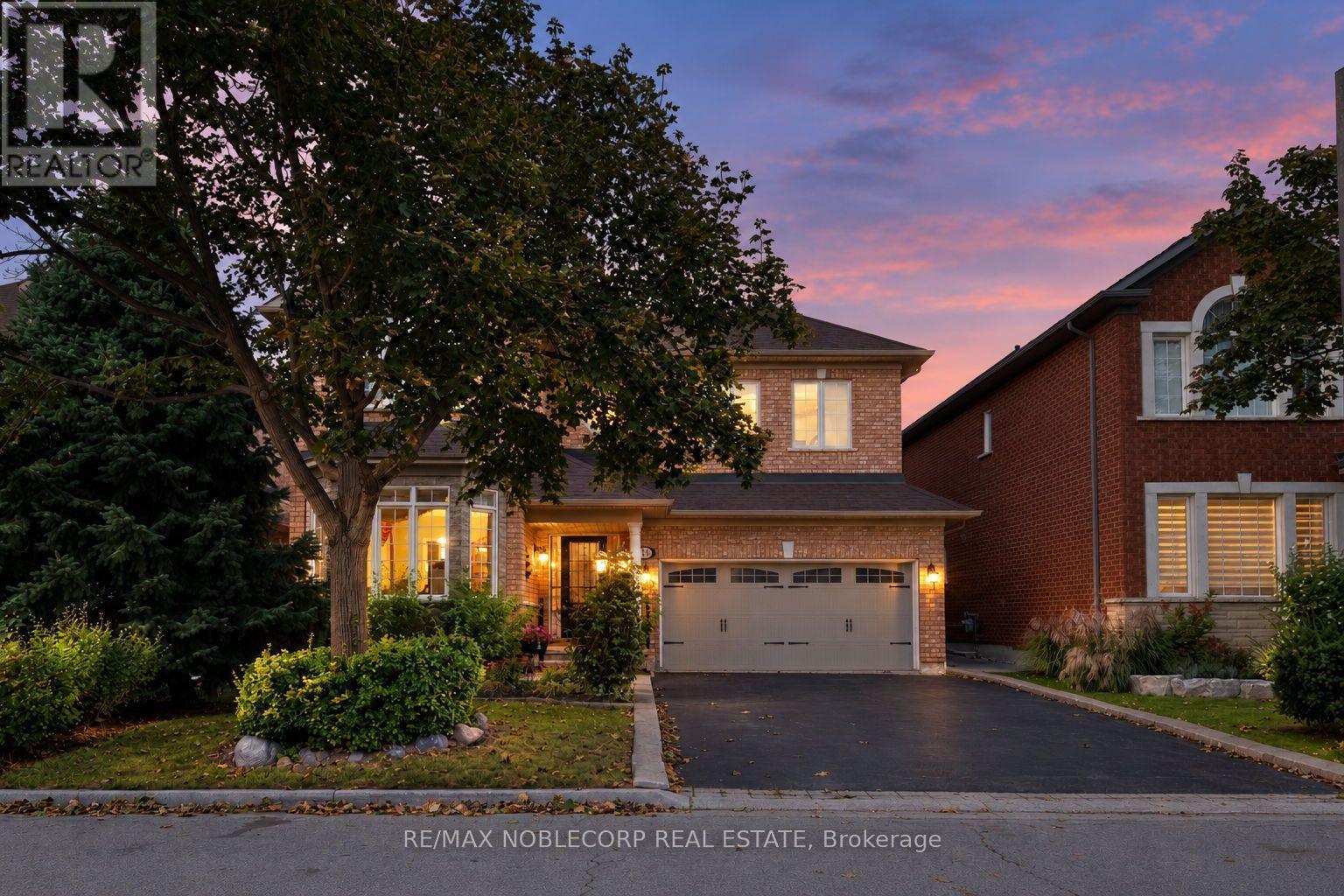 15 WOODLAND TRAIL COURT, Vaughan, Ontario