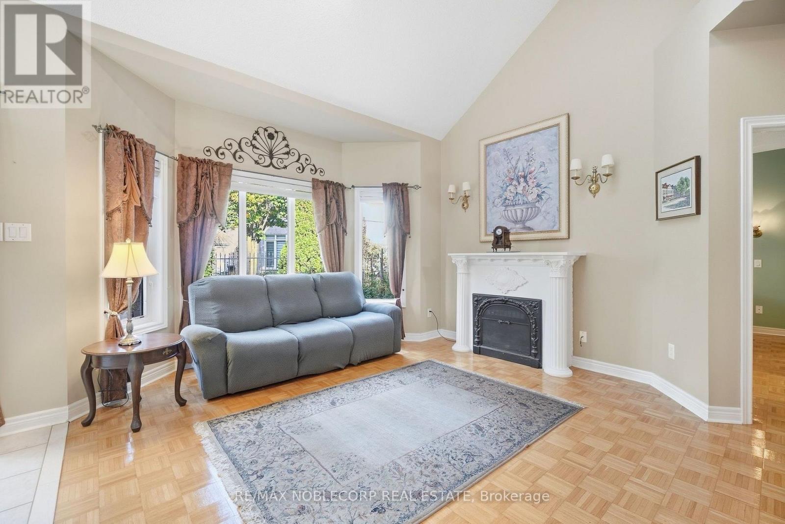 15 Woodland Trail Court, Vaughan, Ontario  L4L 9H9 - Photo 16 - N13835352
