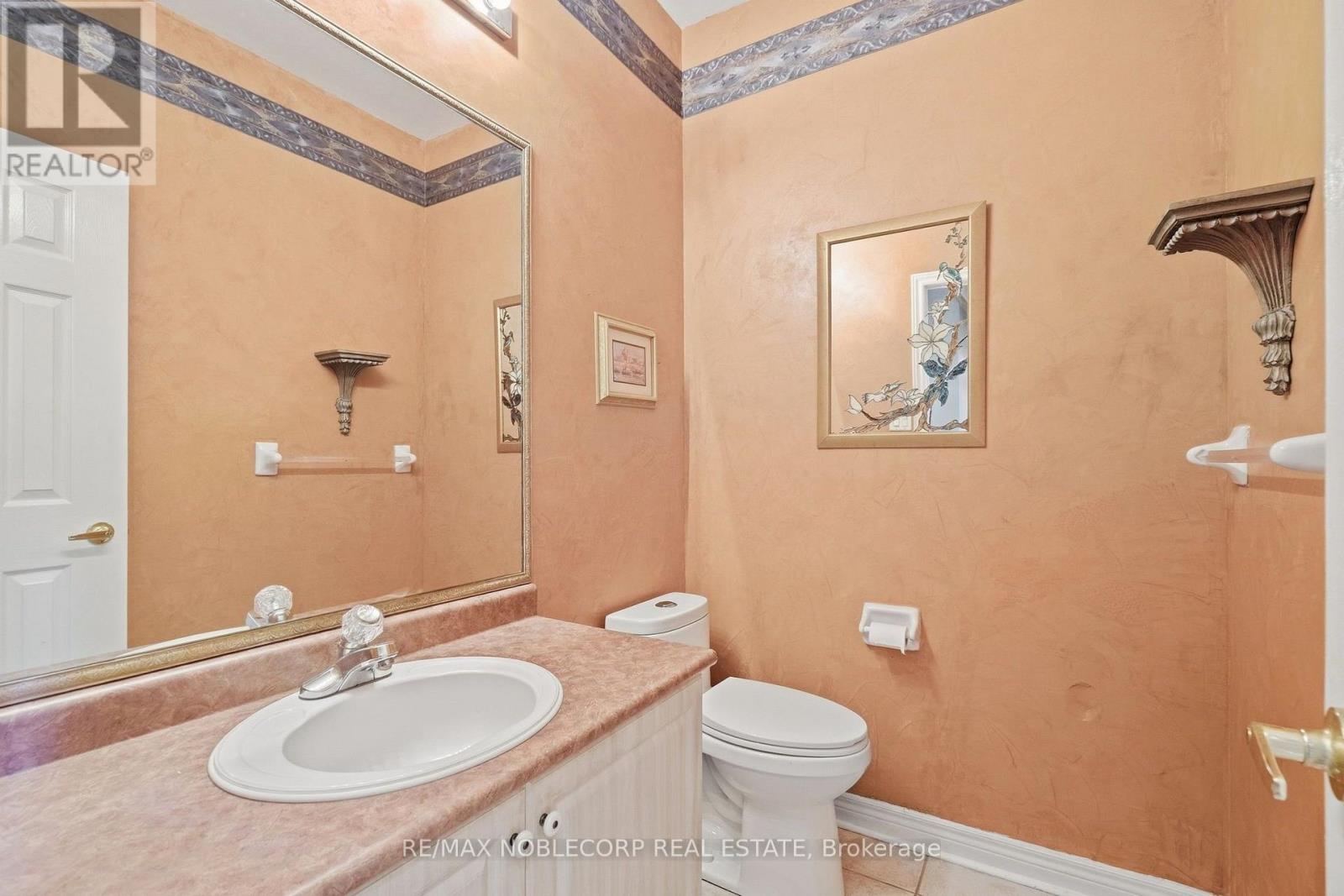 15 Woodland Trail Court, Vaughan, Ontario  L4L 9H9 - Photo 19 - N13835352