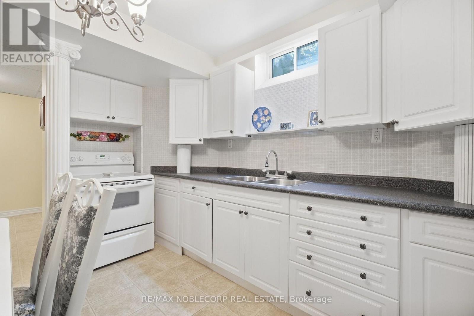 15 Woodland Trail Court, Vaughan, Ontario  L4L 9H9 - Photo 33 - N13835352