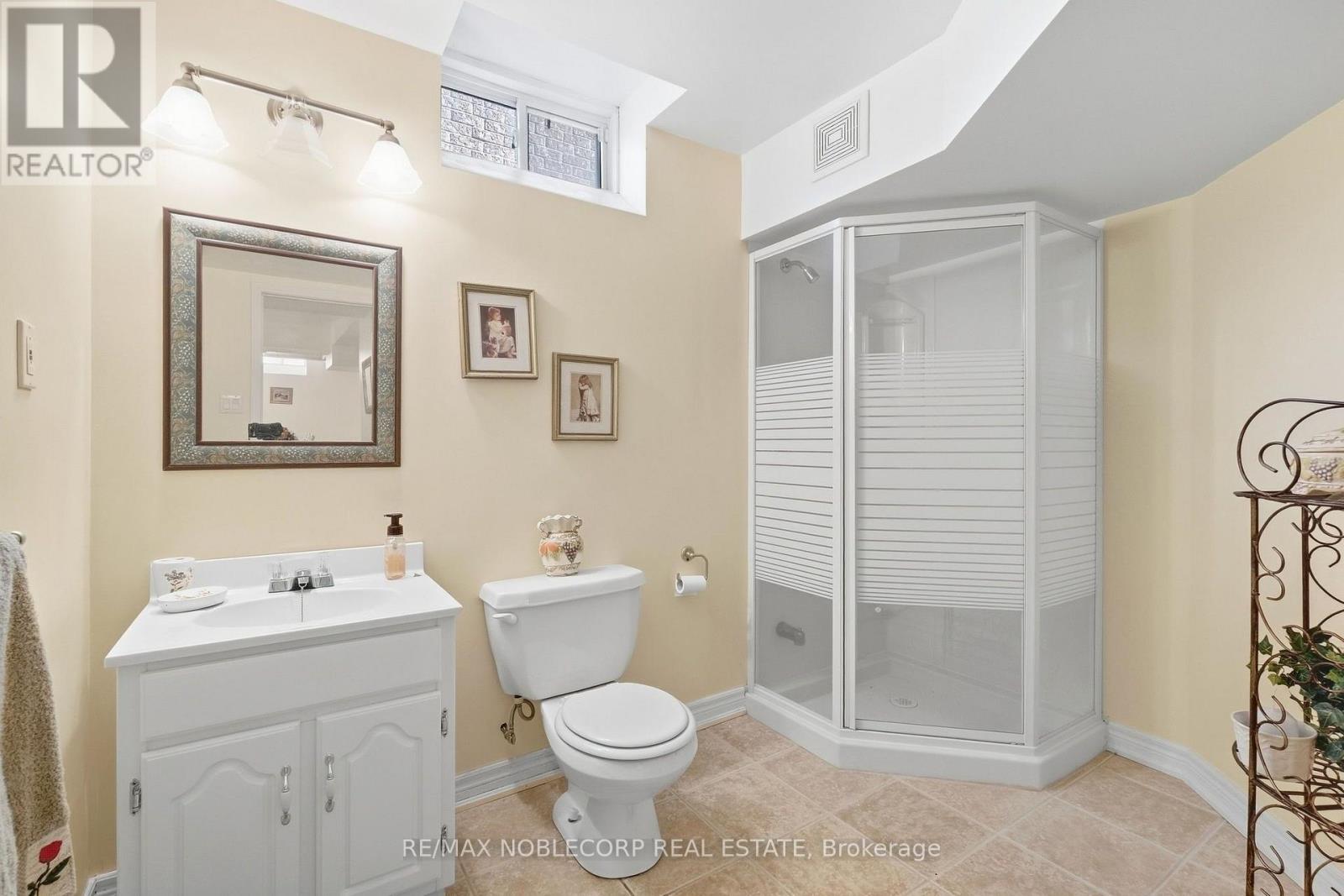 15 Woodland Trail Court, Vaughan, Ontario  L4L 9H9 - Photo 38 - N13835352