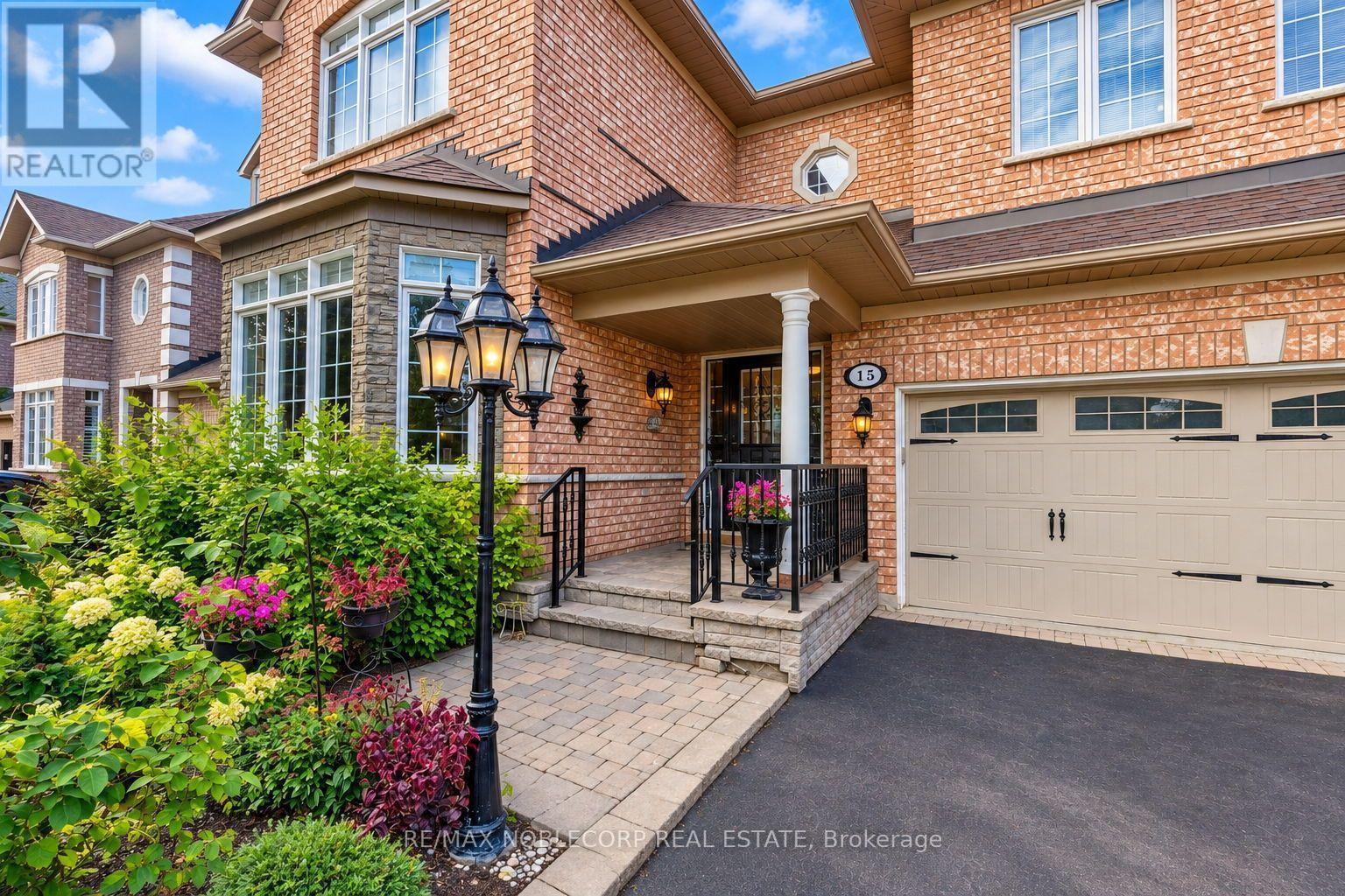 15 Woodland Trail Court, Vaughan, Ontario  L4L 9H9 - Photo 4 - N13835352