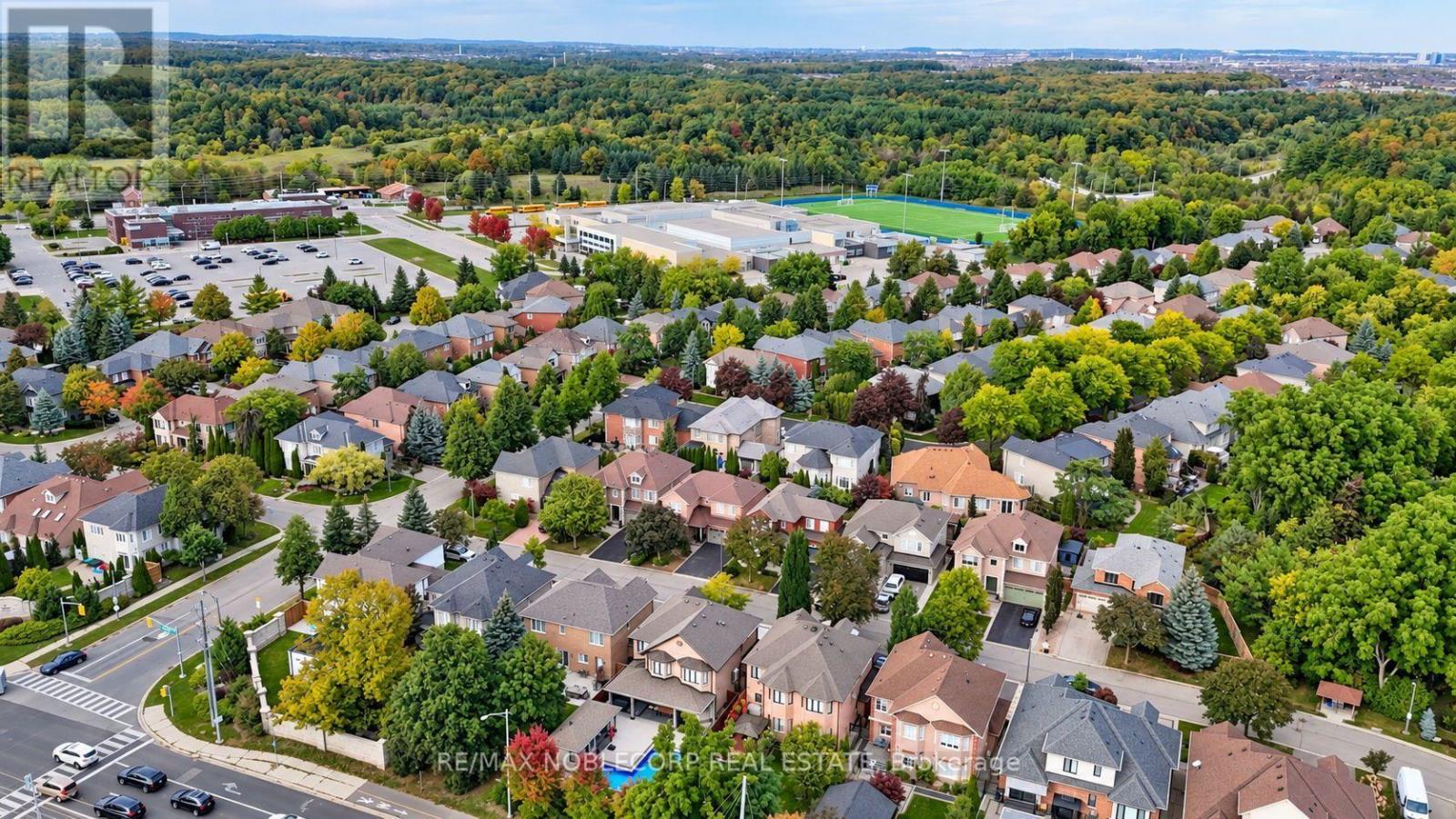 15 Woodland Trail Court, Vaughan, Ontario  L4L 9H9 - Photo 46 - N13835352
