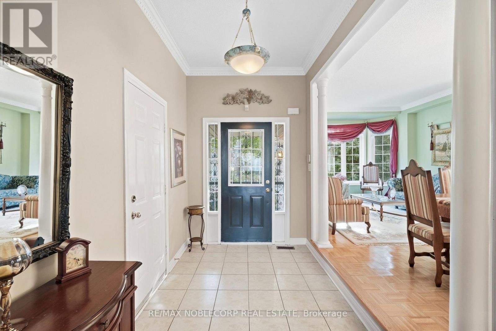 15 Woodland Trail Court, Vaughan, Ontario  L4L 9H9 - Photo 5 - N13835352