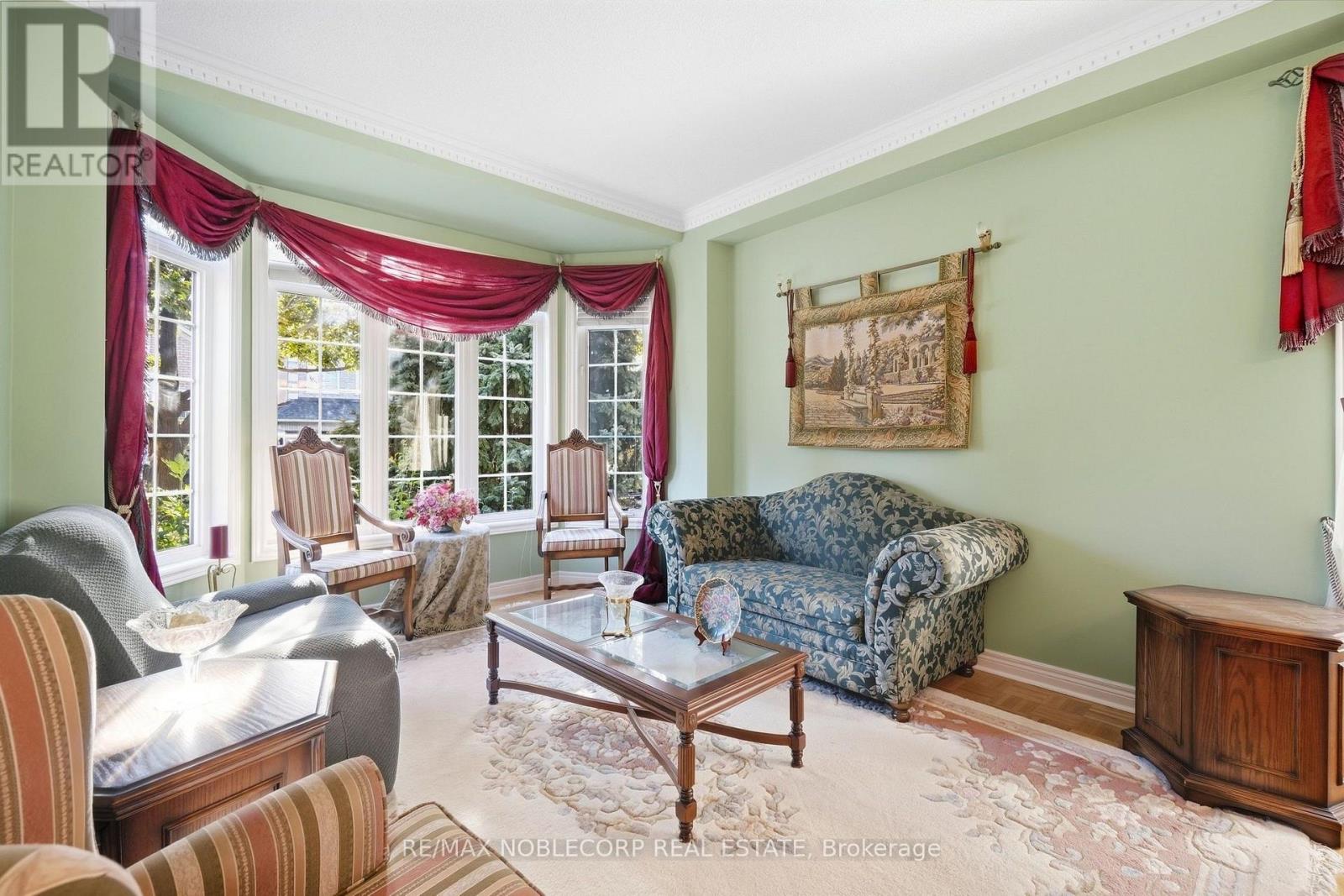 15 Woodland Trail Court, Vaughan, Ontario  L4L 9H9 - Photo 7 - N13835352