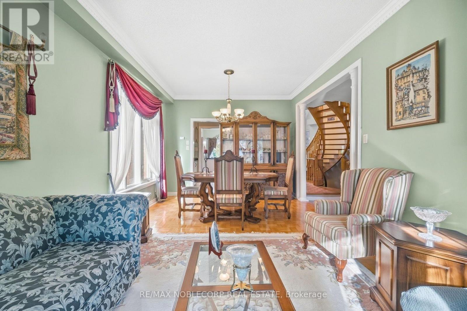 15 Woodland Trail Court, Vaughan, Ontario  L4L 9H9 - Photo 8 - N13835352