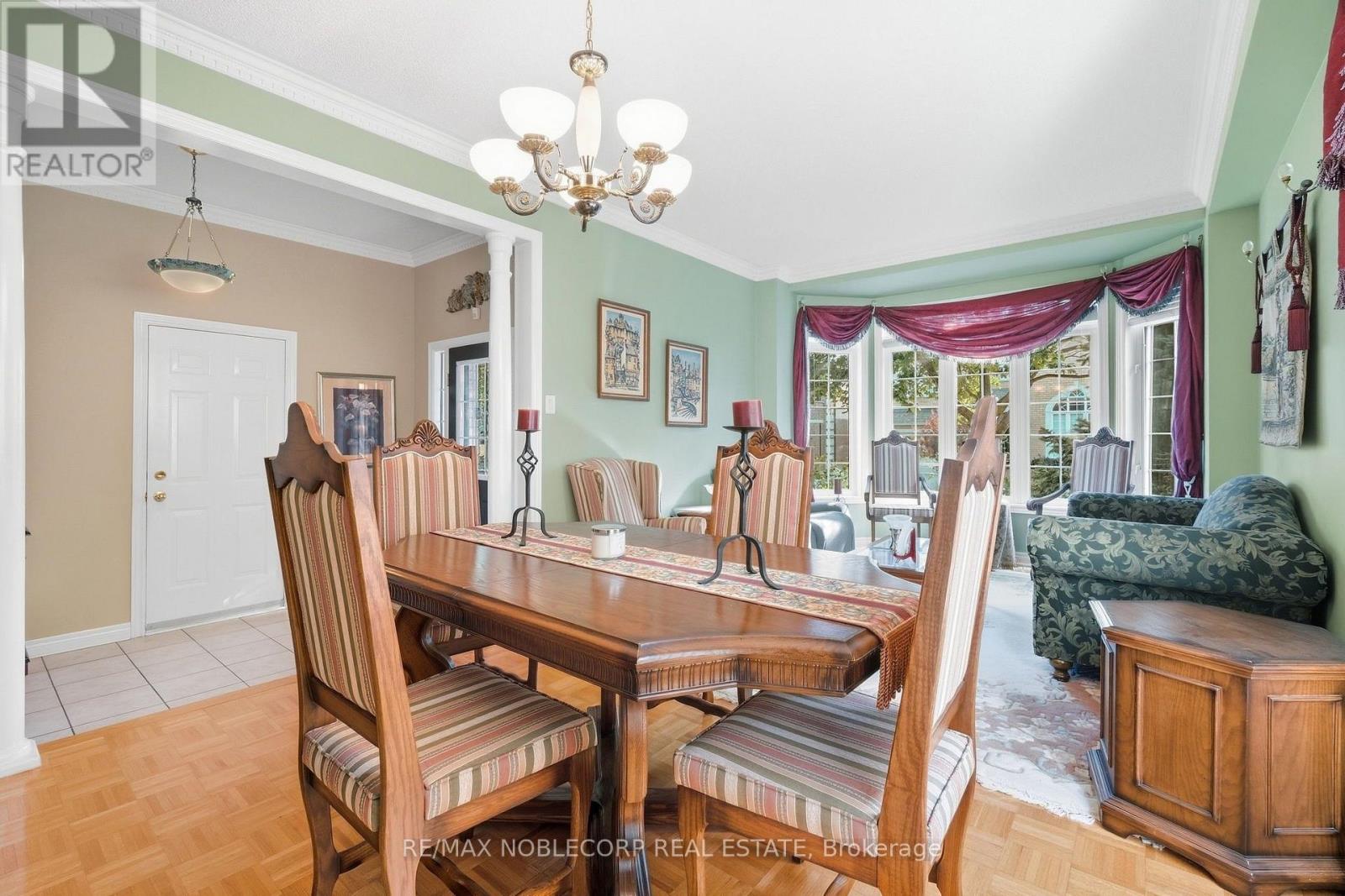 15 Woodland Trail Court, Vaughan, Ontario  L4L 9H9 - Photo 9 - N13835352