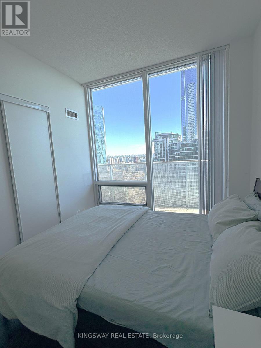5004 - 88 Harbour Street, Toronto, Ontario  M5J 0C3 - Photo 17 - C13834852