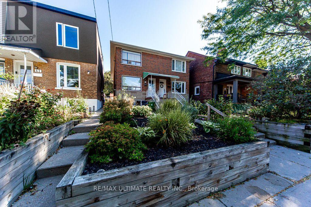 45 Mcroberts Avenue, Toronto, Ontario  M6E 4P3 - Photo 4 - W13835252