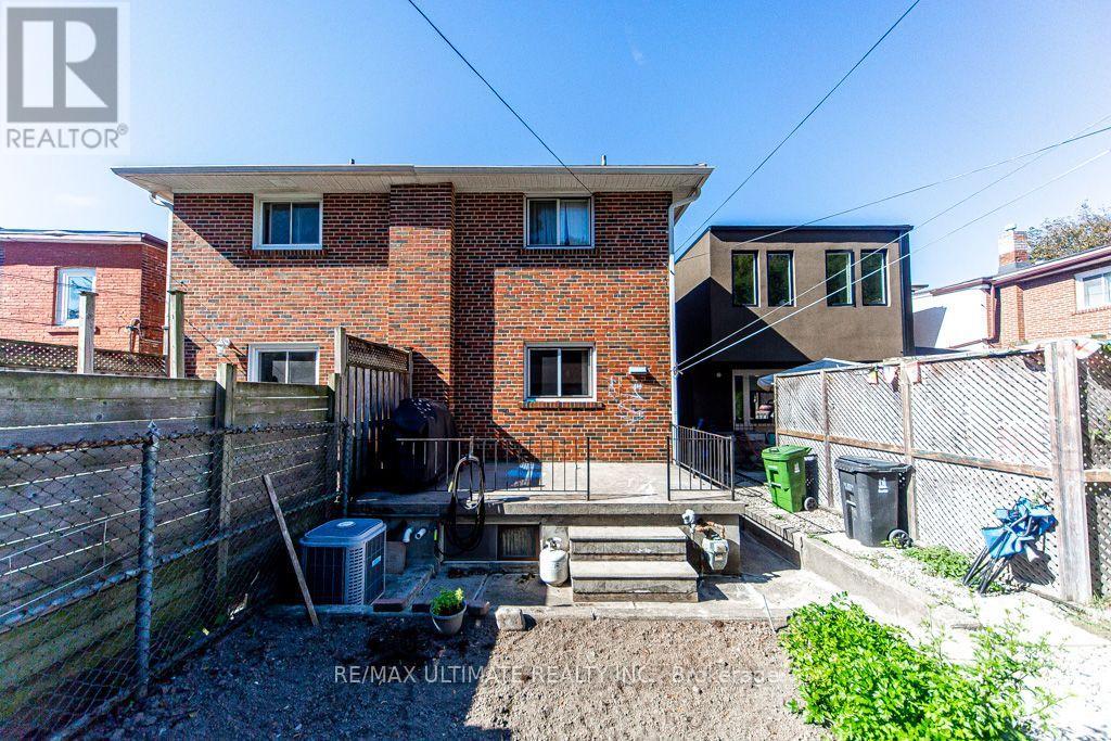 45 Mcroberts Avenue, Toronto, Ontario  M6E 4P3 - Photo 48 - W13835252