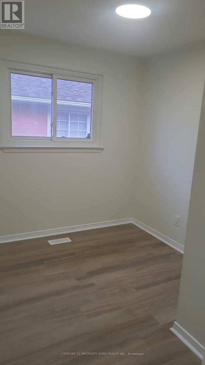 (Upper) - 28 Ladore Drive, Brampton, Ontario  L6Y 1V5 - Photo 5 - W13835298