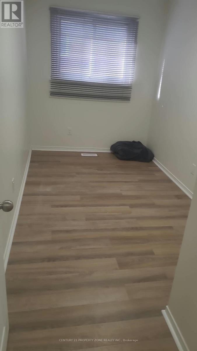 (Upper) - 28 Ladore Drive, Brampton, Ontario  L6Y 1V5 - Photo 7 - W13835298
