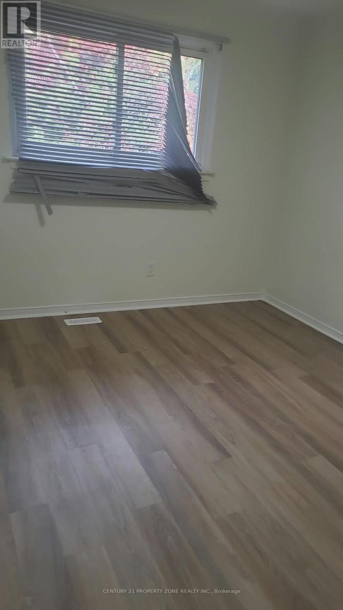 (Upper) - 28 Ladore Drive, Brampton, Ontario  L6Y 1V5 - Photo 8 - W13835298