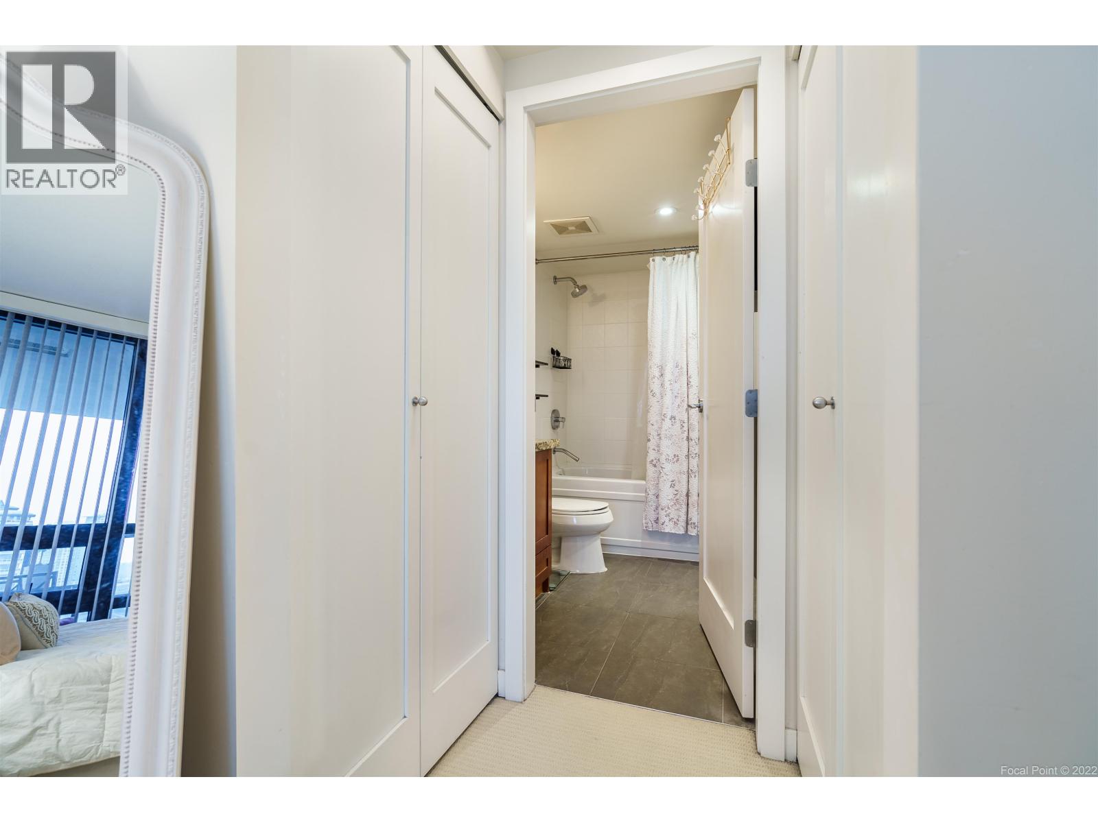 1102 1 Renaissance Square, New Westminster, British Columbia  V3M 0B6 - Photo 16 - R3131700