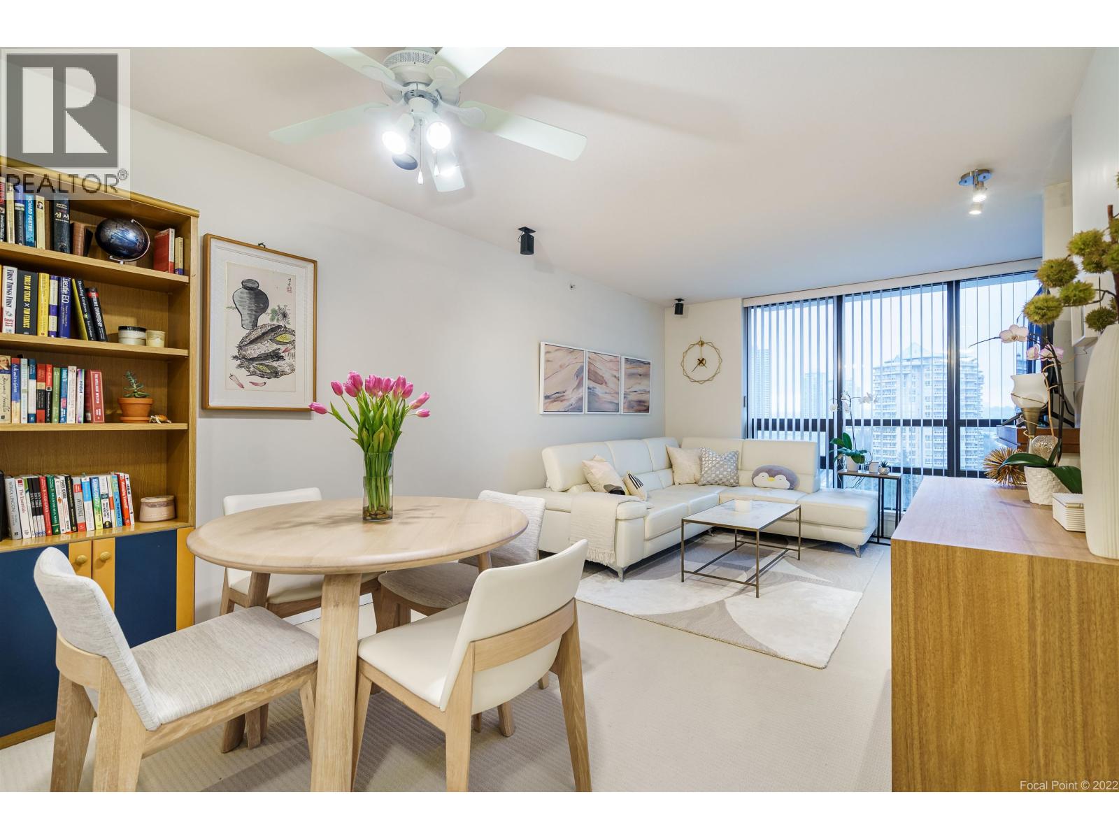 1102 1 Renaissance Square, New Westminster, British Columbia  V3M 0B6 - Photo 10 - R3131700