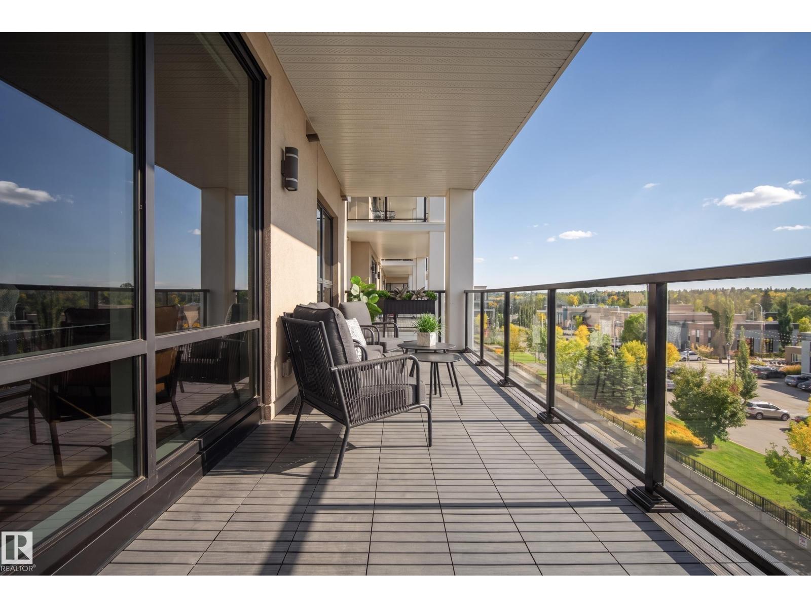 #732 200 BELLEROSE DR