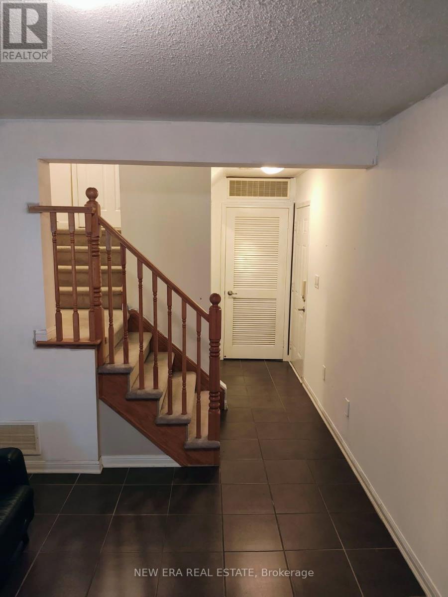 225 Schreyer Crescent, Milton, Ontario  L9T 7B6 - Photo 3 - W13830966